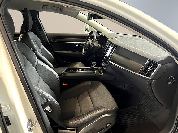 Volvo V90 Cross Country 5 of 11