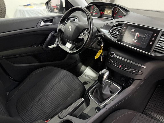 Peugeot 308 SW 12 of 20