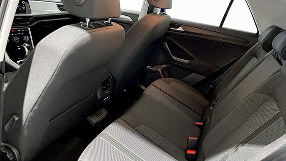 Volkswagen T-Roc 11 of 12