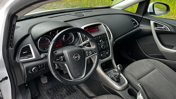 Opel Astra 6 of 6