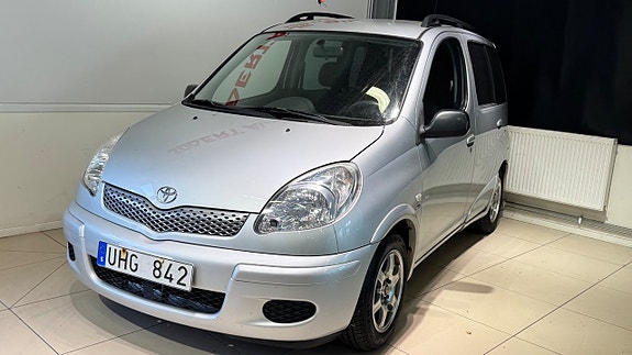 Toyota Yaris Verso 4 of 16