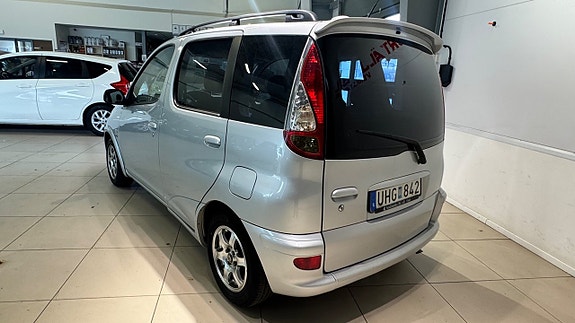 Toyota Yaris Verso 10 of 16