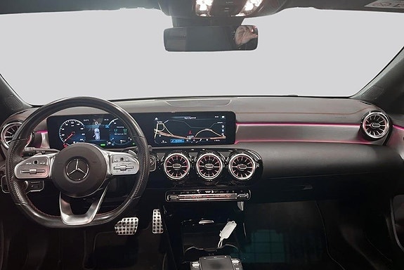 Mercedes-Benz CLA250 e 7 of 13
