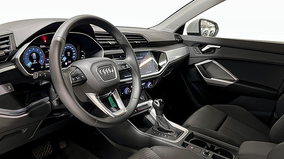 Audi Q3 7 of 13