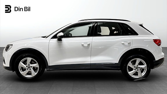 Audi Q3 2 of 13