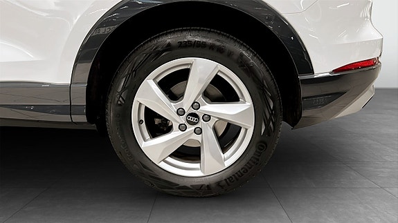 Audi Q3 6 of 13