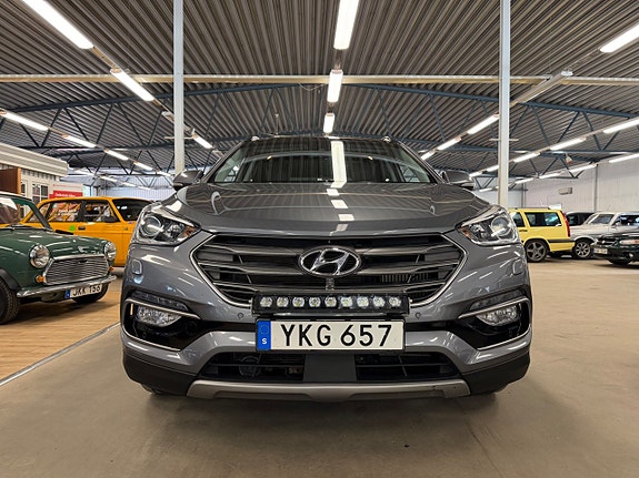 Hyundai Santa Fe 2 of 10