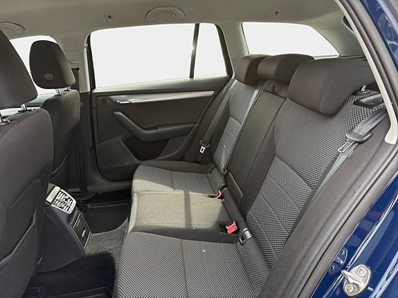 Skoda Octavia 10 of 15