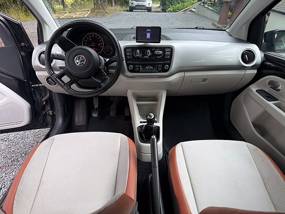 Volkswagen UP! 6 of 10