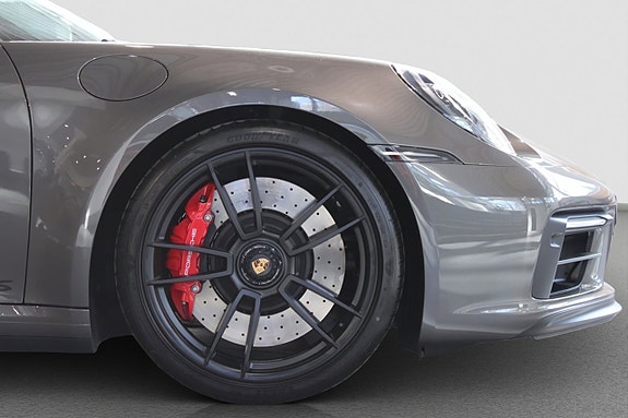 Porsche 911 Carrera 4 GTS 8 of 11