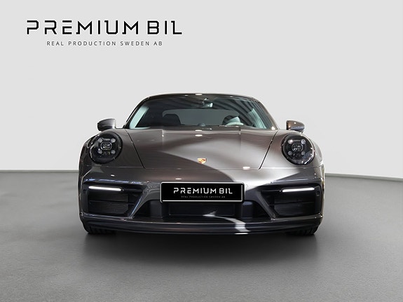 Porsche 911 Carrera 4 GTS 2 of 11