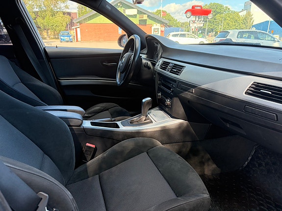 BMW 325d 4 of 12