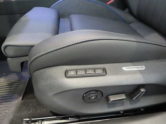 Volkswagen Passat 14 of 25