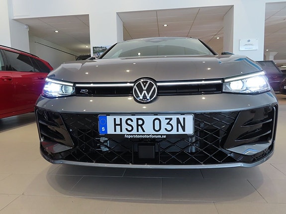 Volkswagen Passat 7 of 25