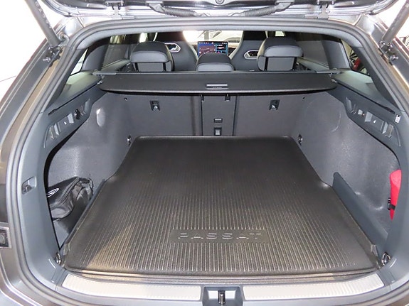 Volkswagen Passat 12 of 25