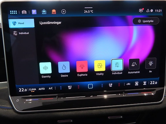 Volkswagen Passat 19 of 25
