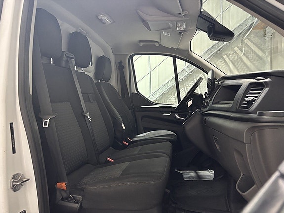 Ford Transit Custom 14 of 27