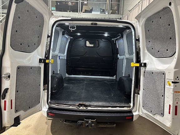 Ford Transit Custom 10 of 27
