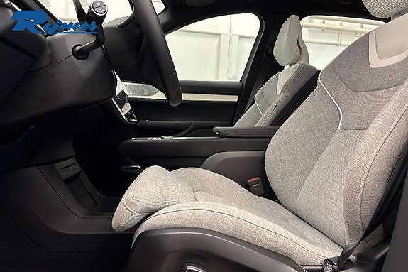 Volvo EX90 8 of 25