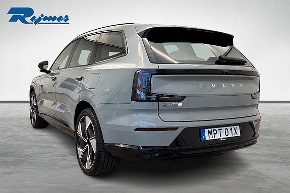 Volvo EX90 3 of 25