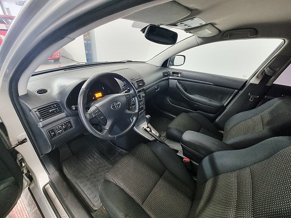 Toyota Avensis 7 of 20