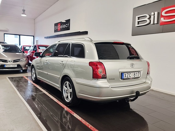Toyota Avensis 12 of 20