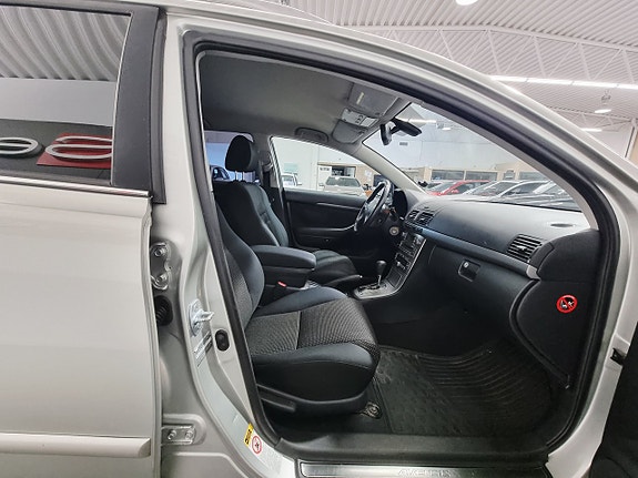 Toyota Avensis 14 of 20