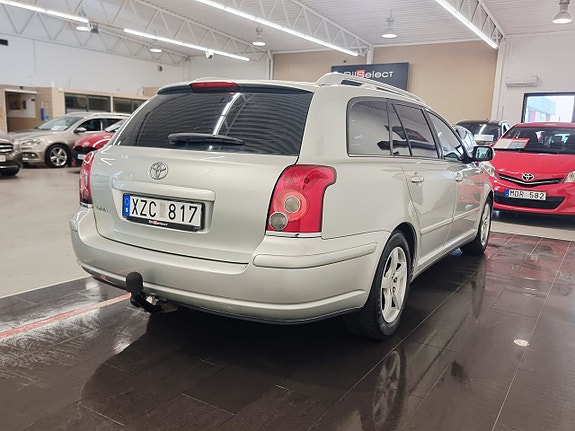 Toyota Avensis 13 of 20