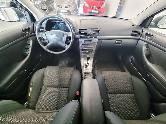 Toyota Avensis 11 of 20