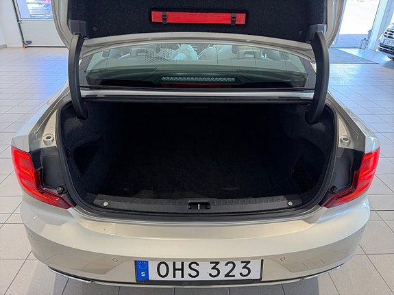 Volvo S90 7 of 11