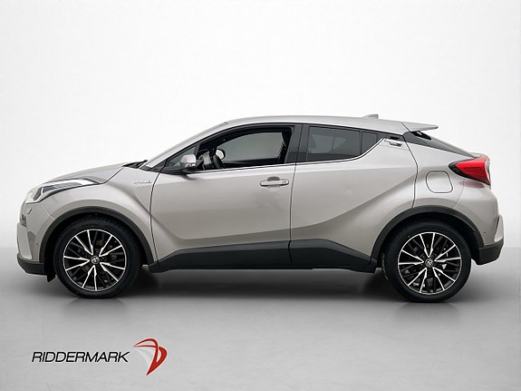 Toyota C-HR 2 of 28