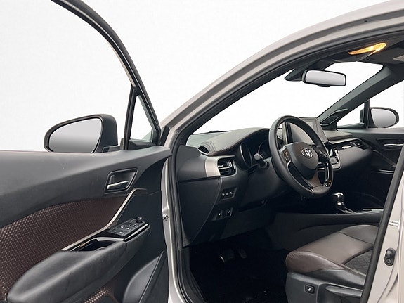 Toyota C-HR 12 of 28