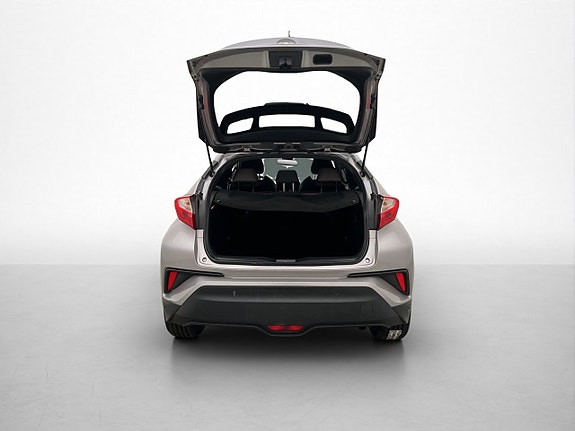 Toyota C-HR 8 of 28