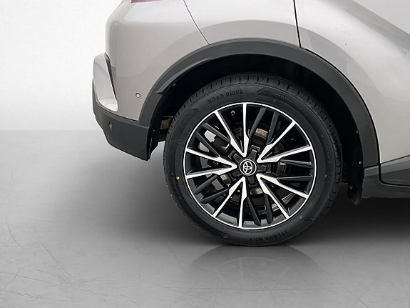 Toyota C-HR 27 of 28