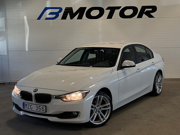 BMW 320i 3 of 13