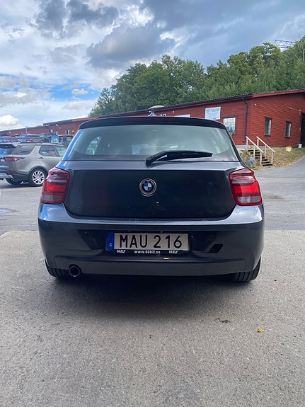 BMW 118d 3 of 11