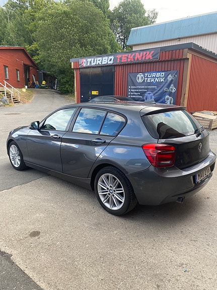 BMW 118d 4 of 11