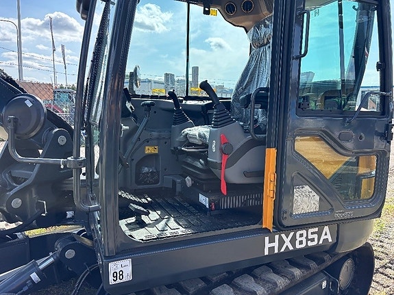 Hyundai HX85A 14 of 14