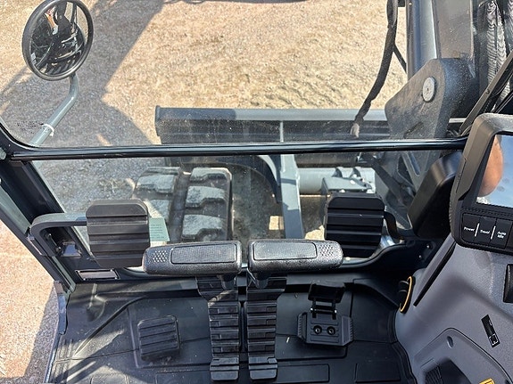 Hyundai HX85A 10 of 14