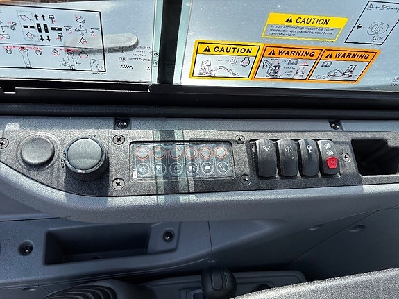 Hyundai HX85A 12 of 14