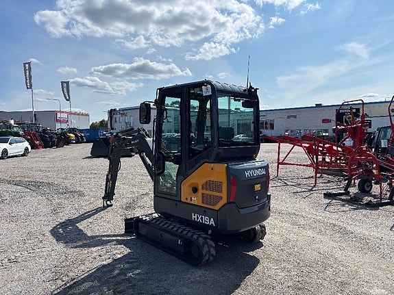 Hyundai HX19A 3 of 9