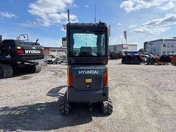 Hyundai HX19A 4 of 9