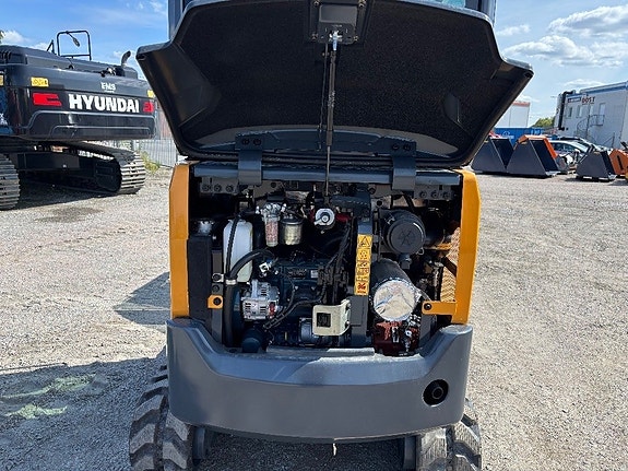 Hyundai HX19A 6 of 9