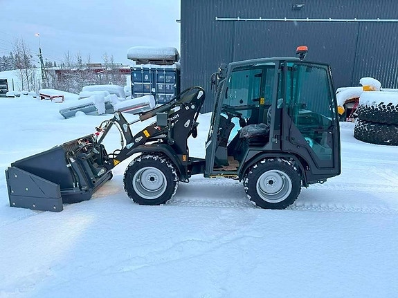 Weidemann 1260LP Black Edition 10 of 10