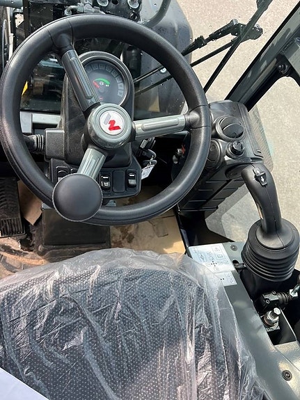Weidemann 1260LP Black Edition 7 of 10