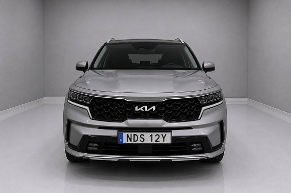 Kia Sorento 2 of 19