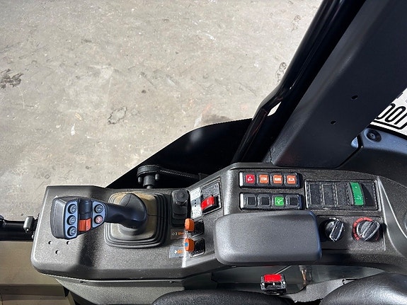 Weidemann 1390 12 of 13
