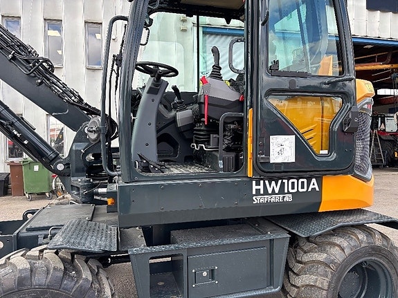 Hyundai HW100A 15 of 19