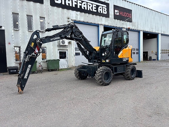 Hyundai HW100A 3 of 19