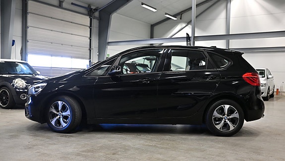 BMW 216d 2 of 21
